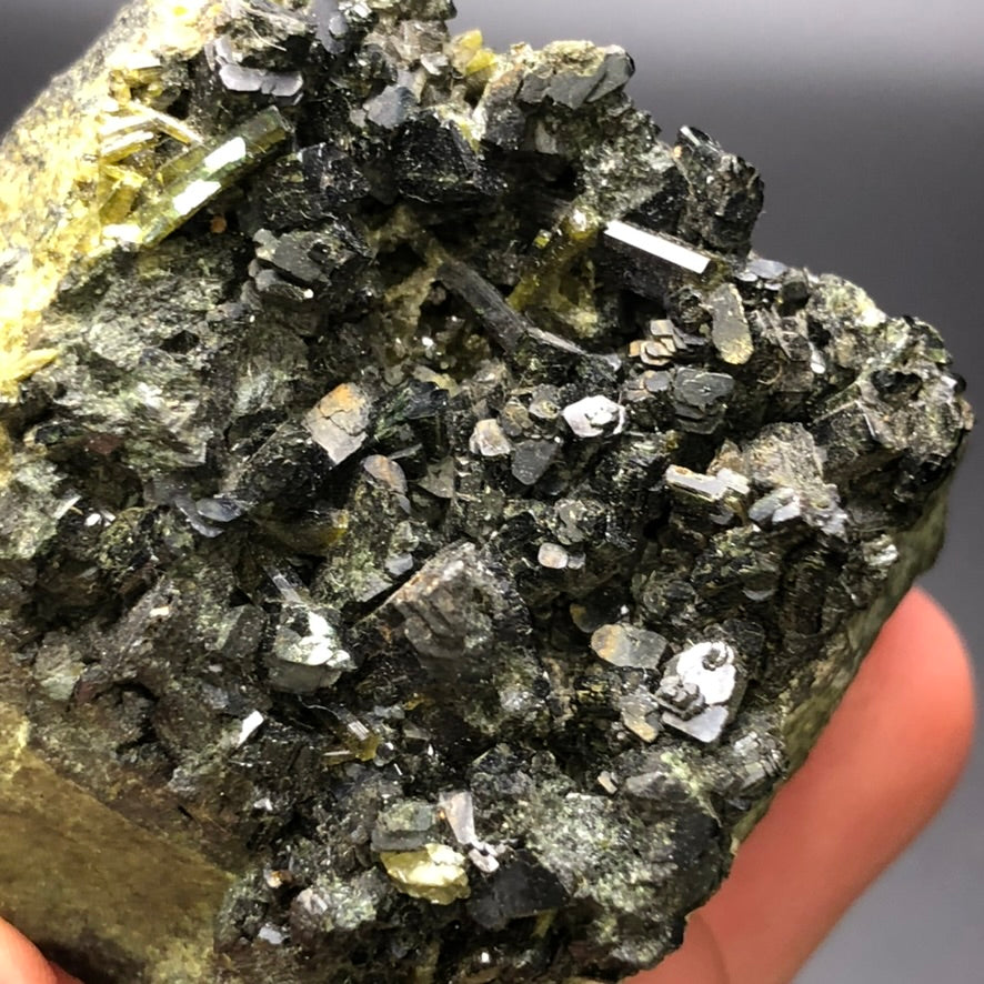 AUCTION- Epidote- unk locality