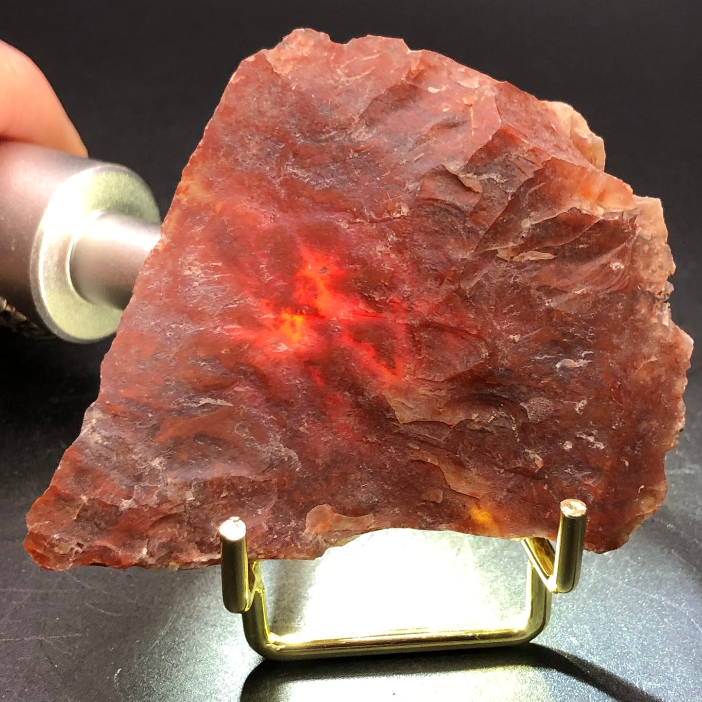 AUCTION- Red agate- unk locality